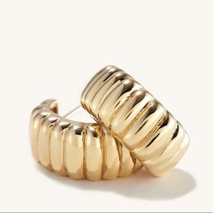 Mejuri Charlotte Bold Hoops